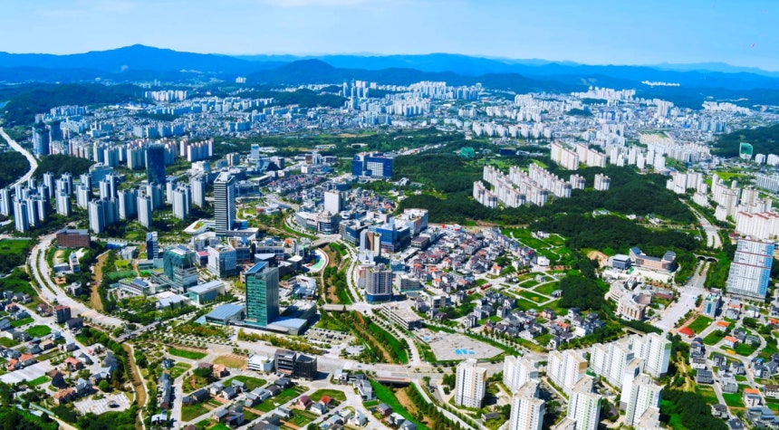 대다수 지방도시가 인구 유출로 정체를 겪는 가운데 원주·나주 혁신도시는 공공기관 이전을 계기로 인구와 산업이 공동으로 성장했다. 사진은 강원혁신도시. /사진=국토교통부 혁신도시발전추진단