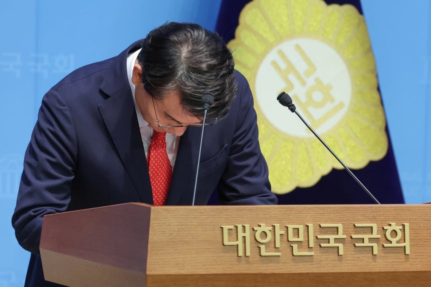 지난해 7월24일 서울 여의도 국회 소통관에서 리셋코리아 국민운동본부 발대식 및 토론회 논란 관련 사과 기자회견을 하고 있는 윤상현 국민의힘 의원.  /사진=뉴스1