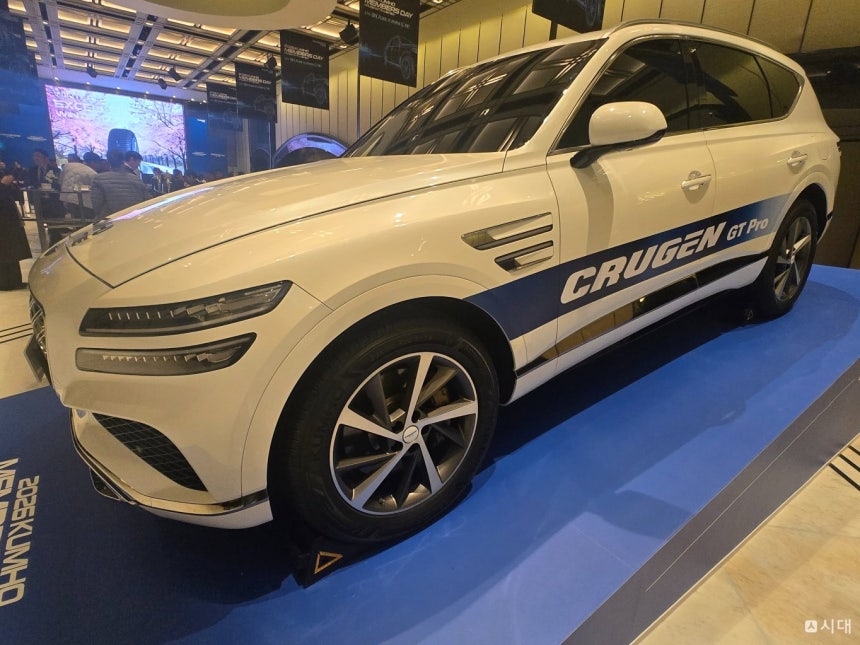 금호타이어가 프리미엄 SUV 타이어 '크루젠 GT Pro'를 출시한다./사진=김이재 기자