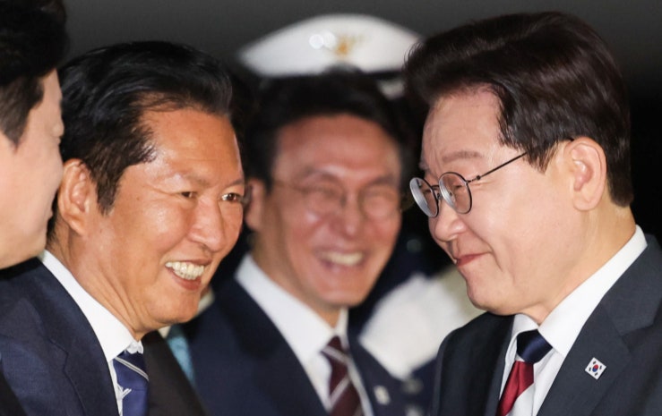 명청 갈등, 확전? 봉합?…이재명 대통령 귀국길, 정청래 마중 나갈까