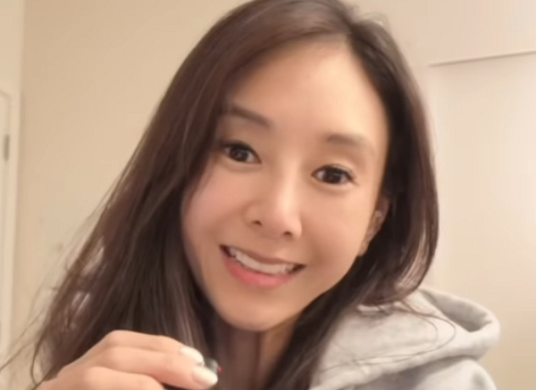 '성매매 벌금형' <b>지나</b>, 10년만 <b>가수</b> 복귀…'꺼져줄게 잘 살아' 리메이크