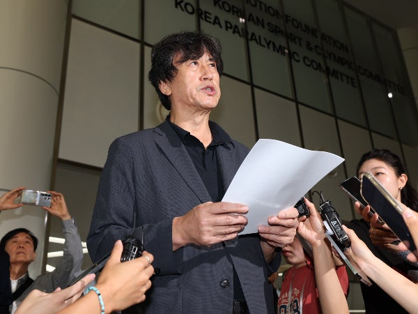 '스타벅스 가야지' 논란…배재고 총동창회, 후배들 징계에 선처 호소
