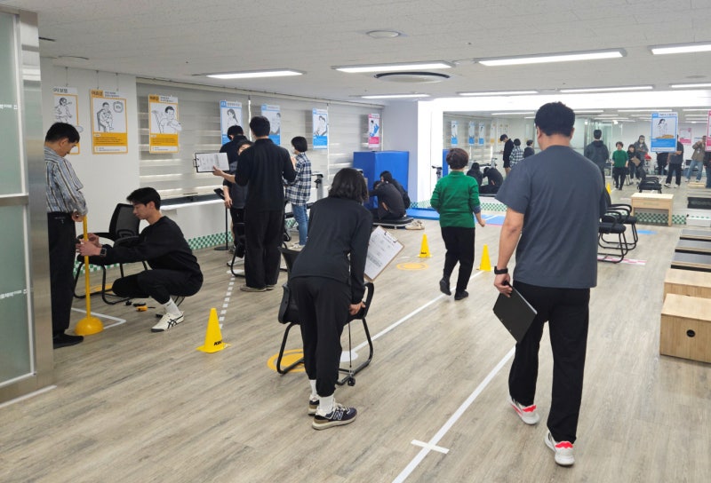 열심히 걷는 서울시민, 비만율 감소…'<b>손목닥터9988</b>' 체력장 52곳 확대