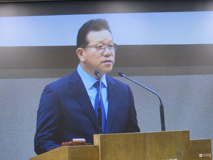 송보영 아시아나항공 대표가 12일 서울 강서구 아시아나항공 본사에서 열린 임시주주총회에 참석했다. /사진=최유빈 기자