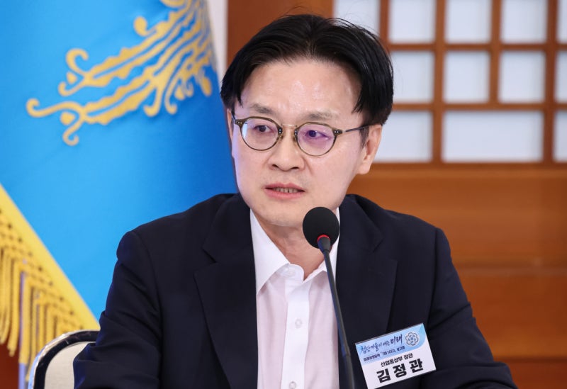 대미 투자·추가 관세 논의…<b>김정관</b> 산업부 장관 <b>긴급 미국행</b>