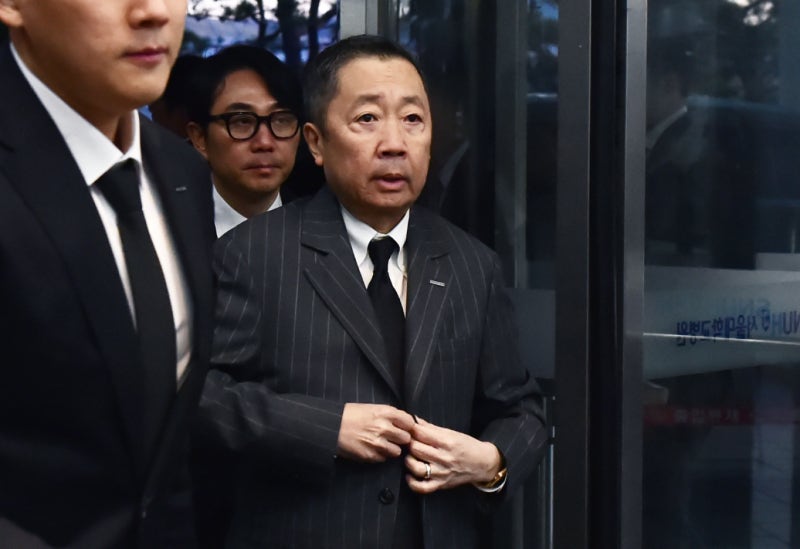 두산 <b>박정원</b>·박지원, <b>네팔</b>행…실종 <b>직원</b> 수색·<b>구조</b> 직접 점검