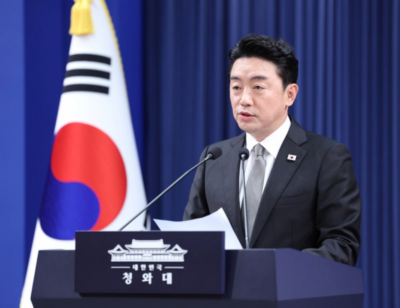 [속보] <b>6개 부처 개각</b>…재경 이형일·법무 김승원·국방 강신철
