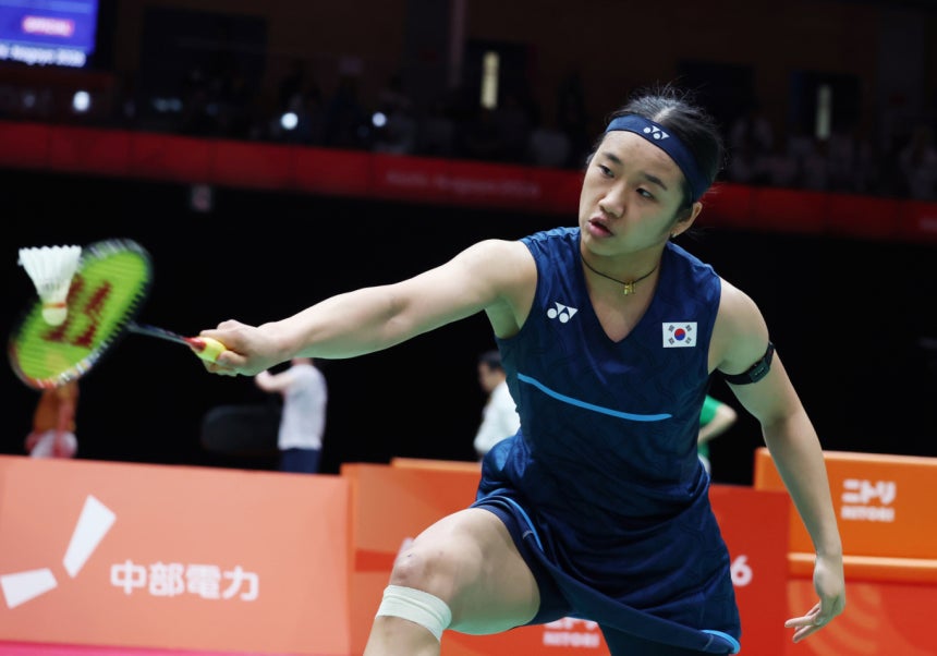  안세영이 27일 일본 아이치현 이치노미야 종합체육관에서 열린 2026 아이치·나고야 아시안게임 배드민턴 여자 단식 8강에서 랏차녹 인타논(태국)을 세트스코어 2-0(21-8 21-9)로 꺾고 4강에 진출했다. 사진