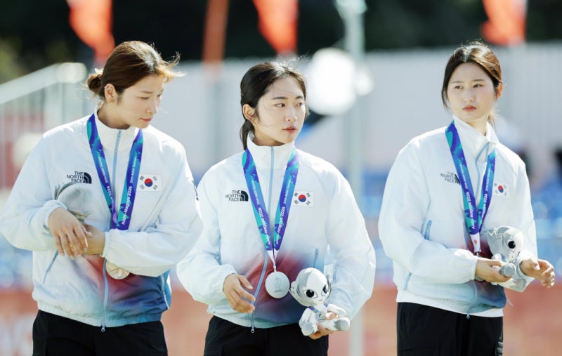 '28년 왕좌' 밀려난 여자 <b>양궁</b>…<b>인도</b> 금메달 뒤엔 '한국 코치들'