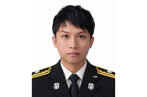 경기 부천시 공장 화재 현장에서 진화 작업을 벌이다 순직한 김진석 소방장./소방청