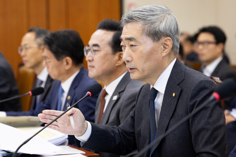 "<b>초저금리</b> 복귀 어렵다"…한은, 고금리 장기화 대응