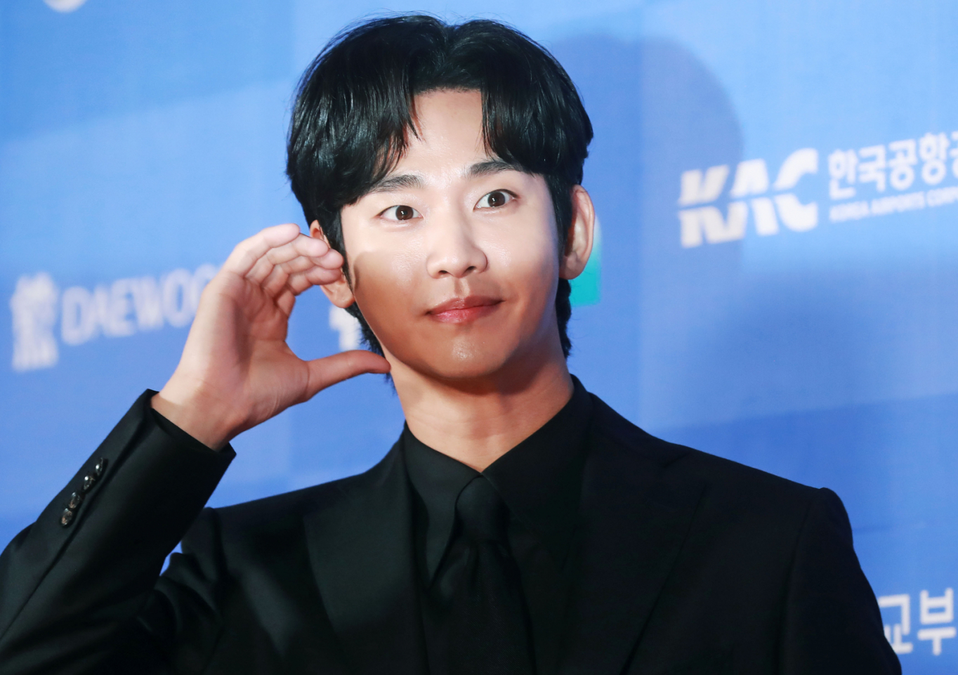 김수현 측 "<b>김새론 모친</b>·유족 측 변호사 등 검찰 <b>송치</b>"