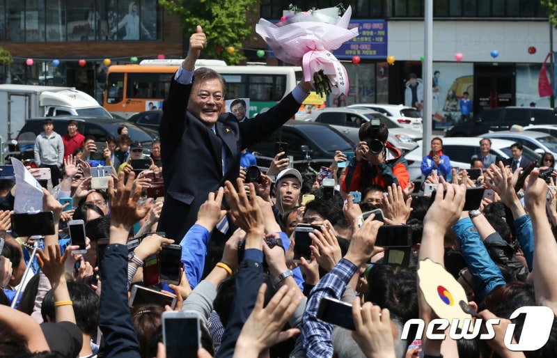 황금연휴 첫 주말 유세전 총력전…文굳히기냐 安·洪뒤집기냐(종합)