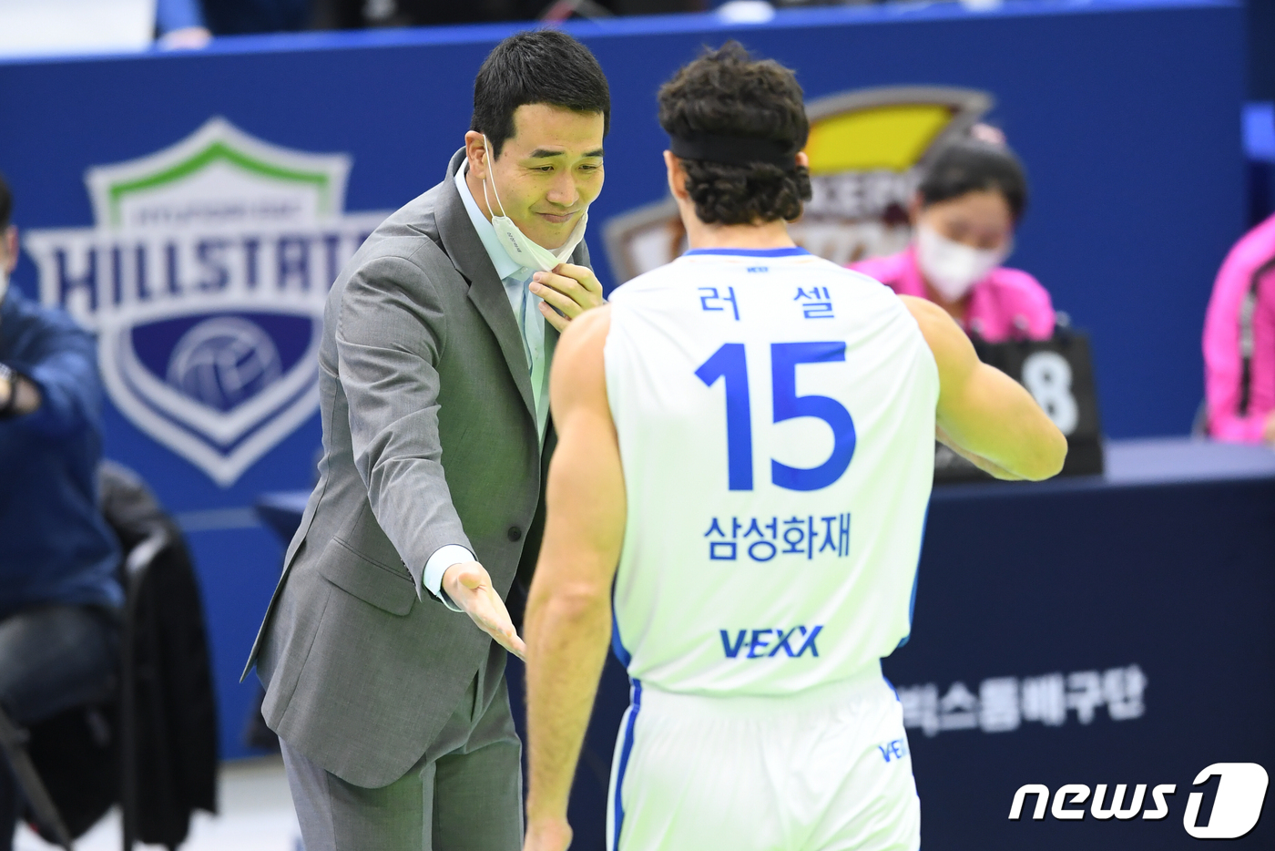 '5승5패'만 3팀인 남자부, 역대급 <b>순위</b>싸움…"<b>감독</b>들은 죽을 맛입니다"