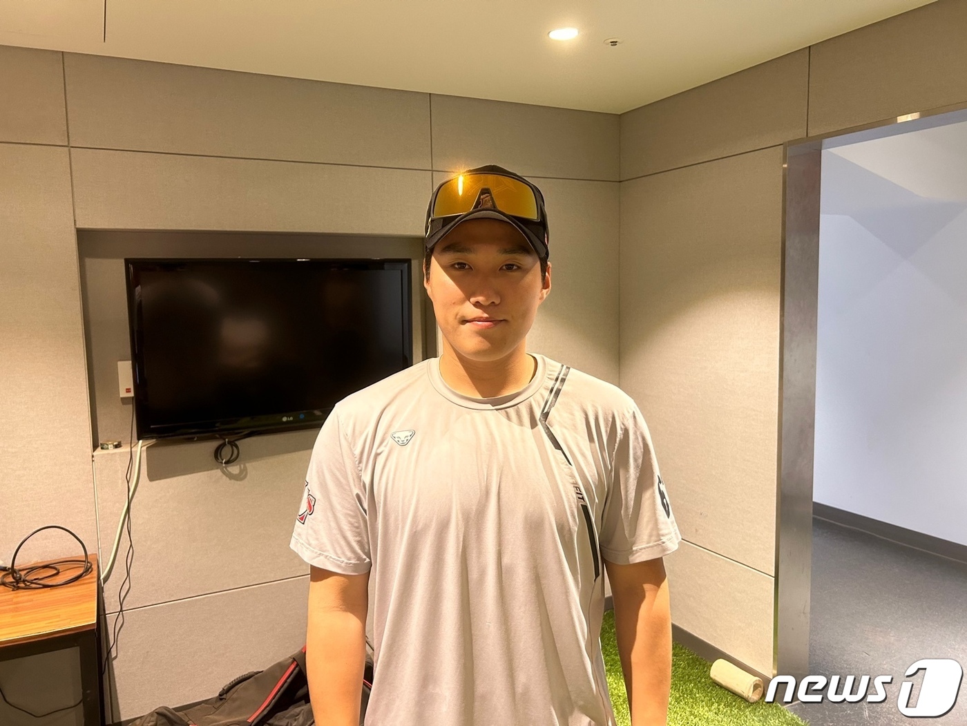 [인터뷰] SSG '명품 조연' <b>최민준</b>의 헌신…"팀이 빛난다면 나는 만족"