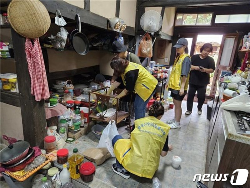 오송고 학생·학부모 봉사단, 10여년째 <b>이웃</b>사랑 실천 눈길