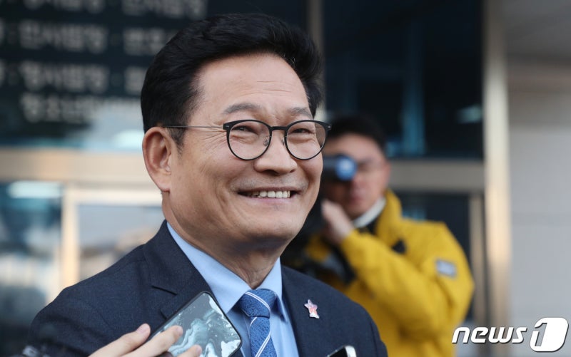 '돈봉투 <b>의혹</b> 정점' <b>송영길</b> 오늘 <b>검찰</b> 첫 출석…수사 8개월 만
