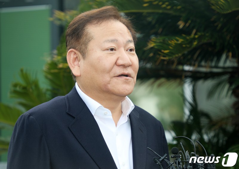 제주 찾은 <b>이상민 장관</b>