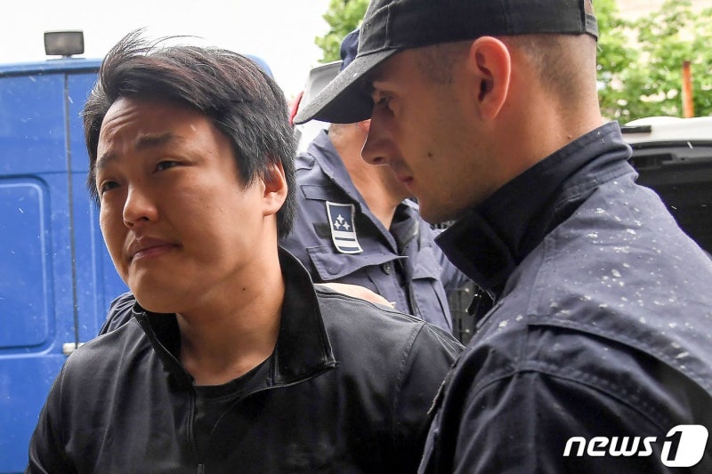 테라 <b>권도형</b>, <b>몬테네그로</b> 구금 기간 2개월 <b>연장</b>…내년 2월 중반까지