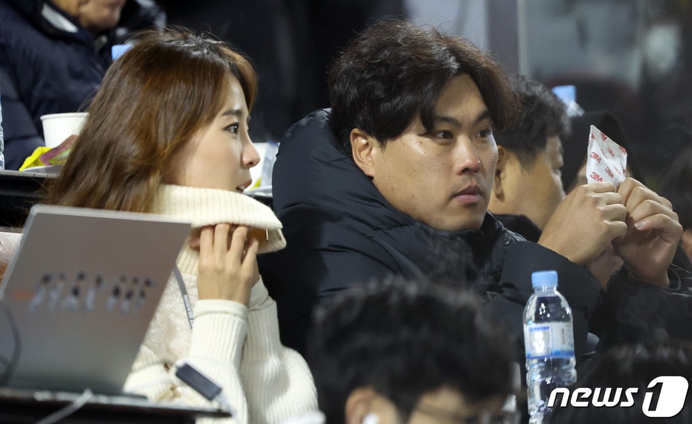 <b>류현진</b>, <b>야마모토</b> 놓친 메츠·양키스와 연결 "장점 있는 베테랑"
