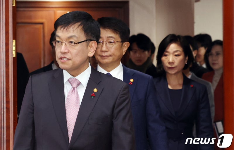 윤 대통령, 최상목·<b>송미령</b>·<b>강도형</b>·<b>오영주</b>·김홍일 임명 재가(종합)