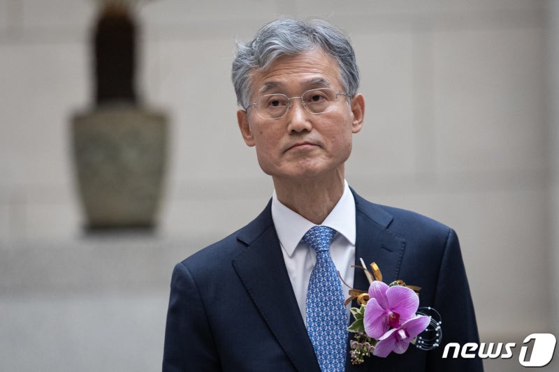 안철상·<b>민유숙 대법관</b> 퇴임…새해부터 재판 지연 불가피