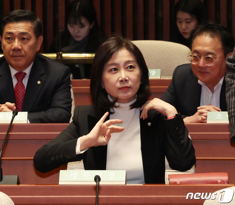 '천아용인' <b>허은아</b>도 <b>이준석</b> 신당 <b>합류</b>…탈당·의원직 사퇴