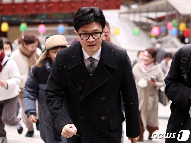 <b>한동훈</b> "특별감찰관 추천 협의 준비돼 있어…제2부속실 필요"