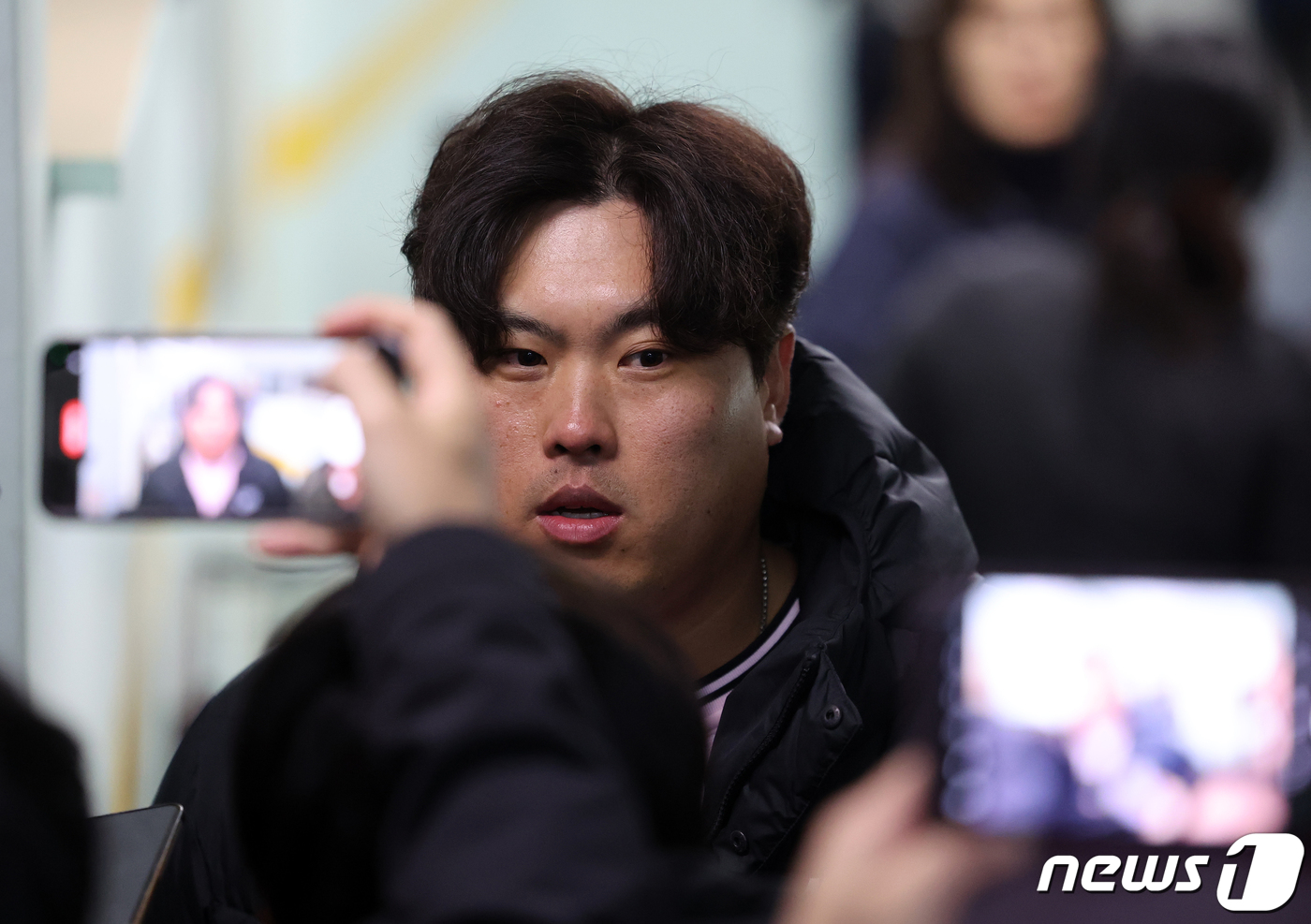美 매체 "뉴욕 <b>메츠</b>, <b>류현진</b> 몸값 떨어지면 영입 검토할 수 있어"