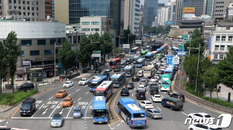 전국서 <b>서울</b>시만 <b>자동차</b> 감소, 1년새 12% ↓…3명 중 1명 "車 있다"