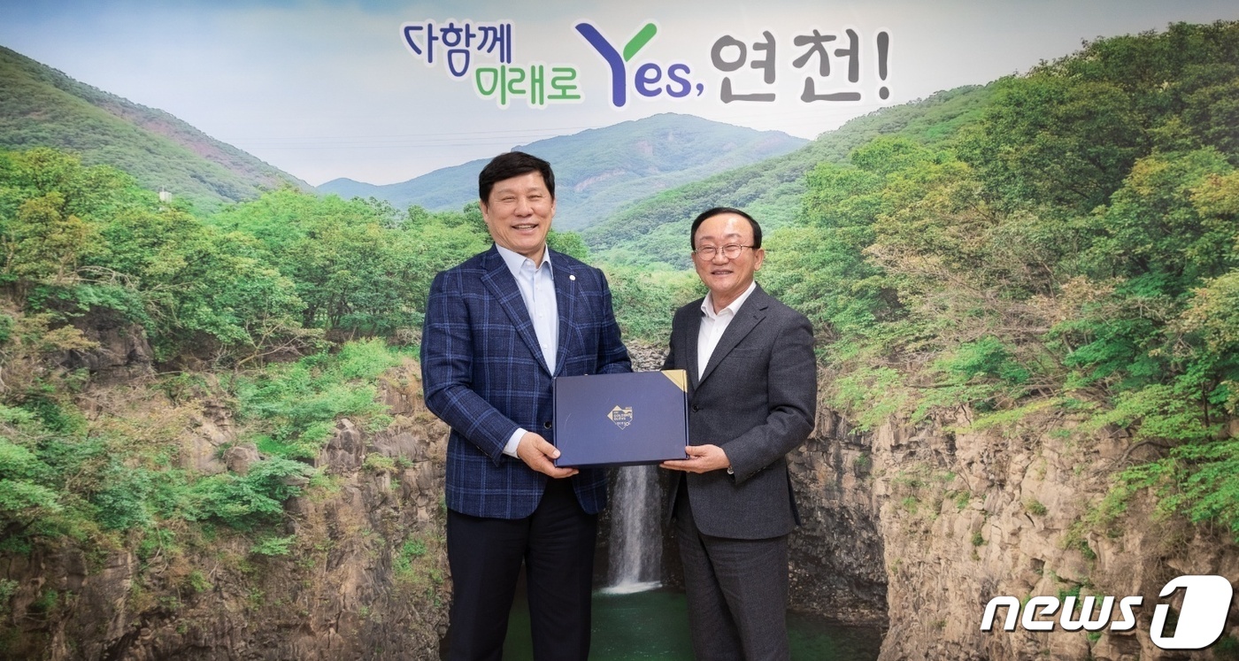 KBO <b>허구연 총재</b>, 연천군 지역 <b>야구</b> 인프라 활용 상생 방안 논의