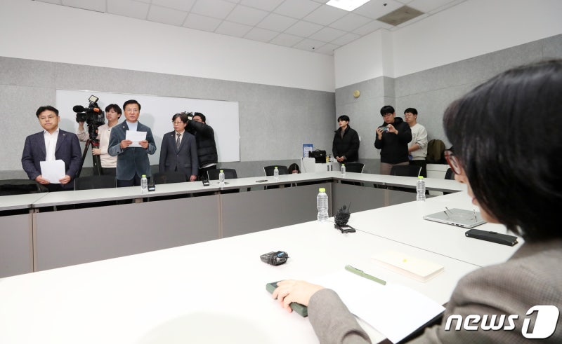 복지부-<b>의협</b>, 의대<b>증원</b> 발표 앞둔 마지막 대화도 '파국'