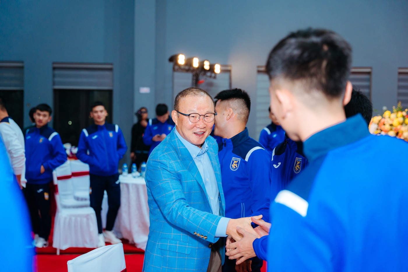 <b>박항서</b>, 베트남 3부리그 박닌FC <b>고문</b> 선임…다른 팀 감독 겸임 가능 조건