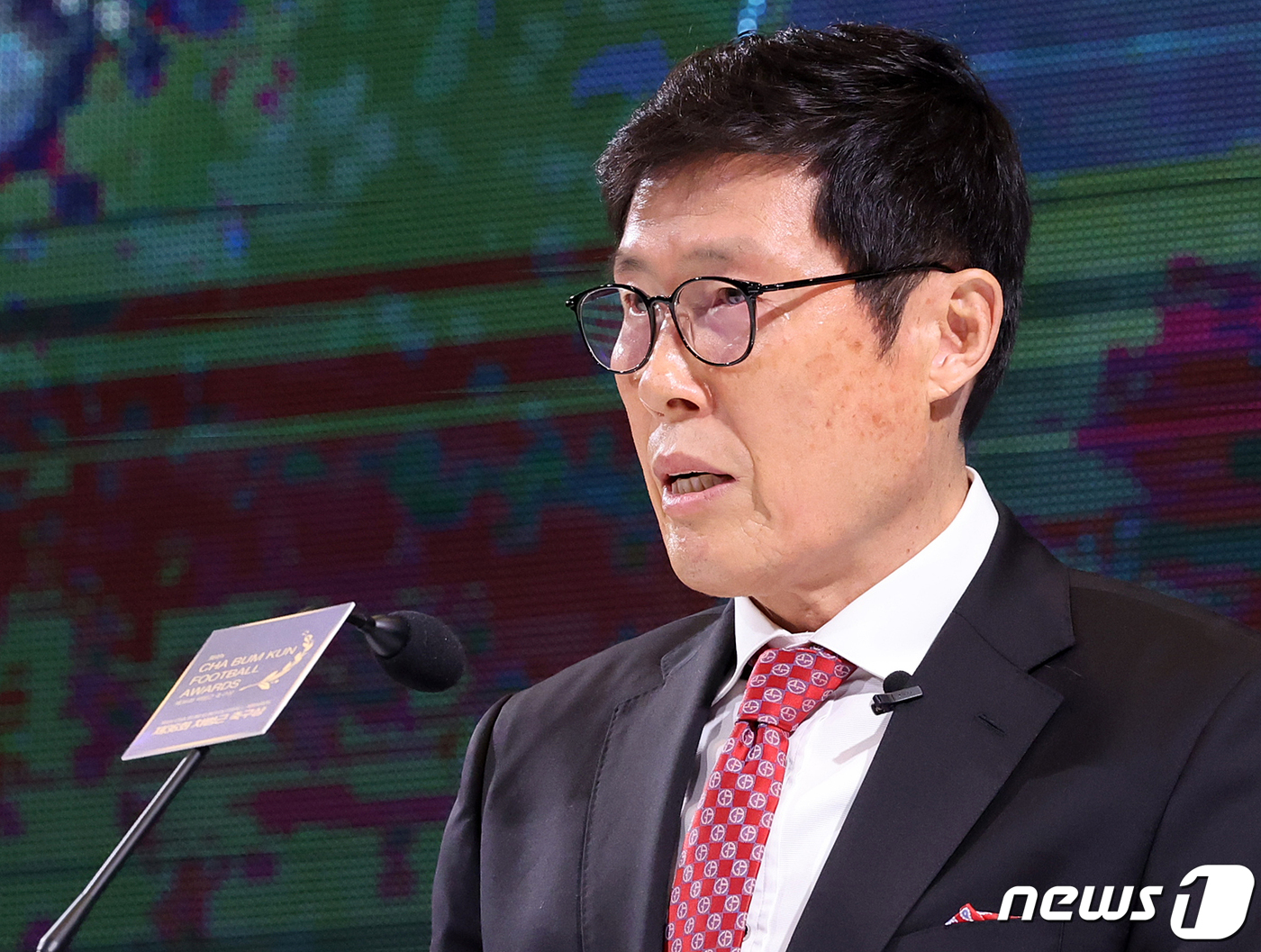 '어른' <b>차범근</b>의 반성 "<b>이강인</b> 향한 비난…나부터 회초리 맞아야 한다"