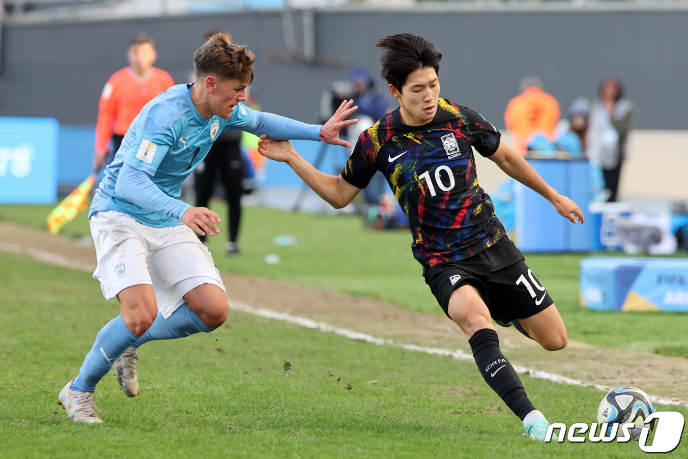 감독 빠진 <b>올림픽 대표팀</b>, U23 챔피언십 명단 발표…김지수·<b>배준호</b> 포함
