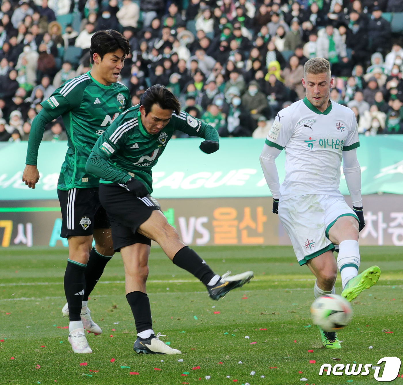 <b>송민규</b>, '발목 <b>부상</b>' <b>엄원상</b> 대신 A대표팀 발탁