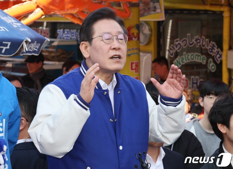 <b>이재명</b> '<b>노무현</b> <b>불량품</b>' 막말 논란 양문석에 "표현의 자유"