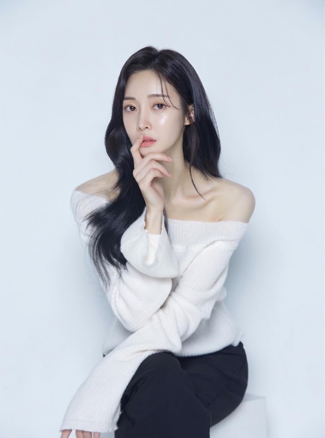 티아라 출신 <b>아름</b>, 극단 시도설…최근 전남편 가정폭력 주장
