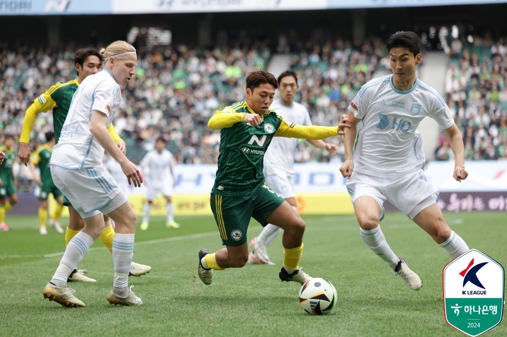 <b>전북</b>, <b>울산</b>과 현대가 더비서 2-2 무승부…7경기 연속 무승(종합)