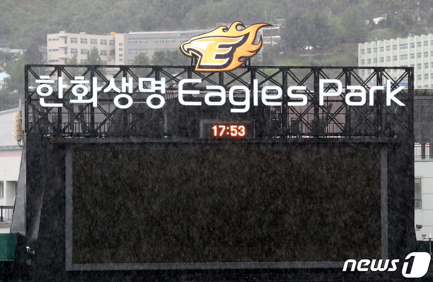 프로야구 대전 <b>한화</b>-<b>롯데</b> 전 우천 취소 …4일 등판 예정 류현진 일정도 하루 ...