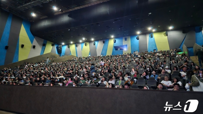 지난 20일 영화 파묘 상영을 앞두고 관객이 좌석에 앉아있다. ⓒ 정은지 특파원
