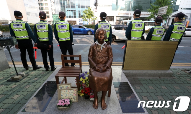 부산 동구 일본총영사관 앞 평화의소녀상 /뉴스1 ⓒ News1 DB