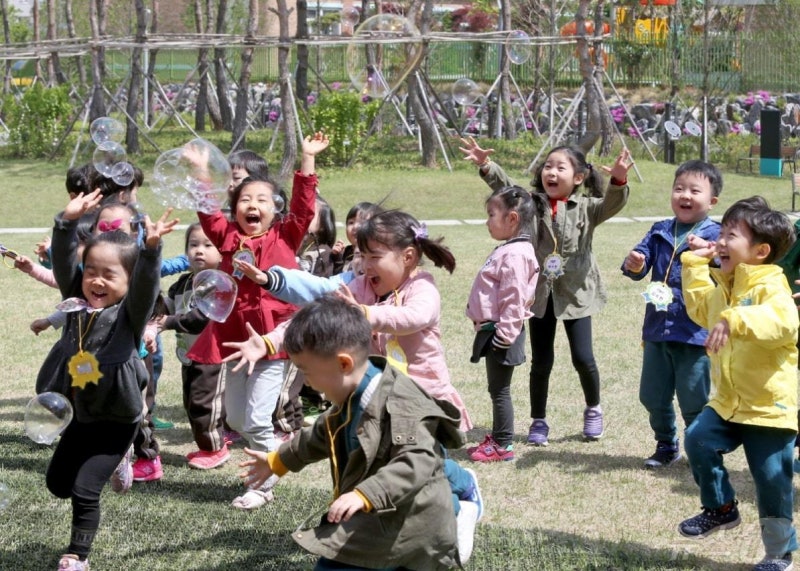금천구 <b>어린이날</b> 축제…'<b>어린이</b> 벼룩시장'에 '쓰레기 줍기 놀이'까지
