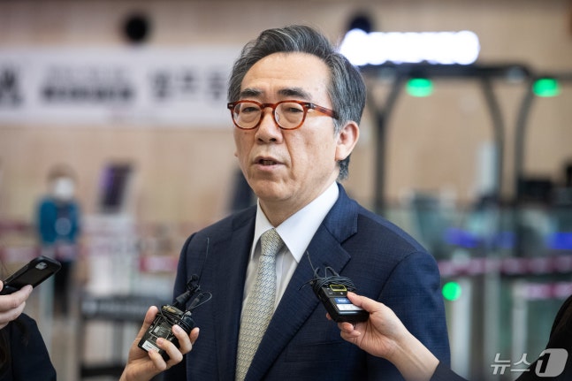 Minister of Foreign Affairs Cho Tae-yeol is being interviewed by reporters at Gimpo International Airport before departing for China on the 13th ahead of the inter-Korean foreign ministerial talks. It's been six and a half years since a South Korean foreign minister visited Beijing, following Kang Kyung-wha during the Moon Jae-in administration. Minister Cho will have the first foreign ministerial talks with his Chinese counterpart Wang Yi late in the afternoon. 2024.5.13/News1 ⓒ News1 Yu Seungkwan reporter