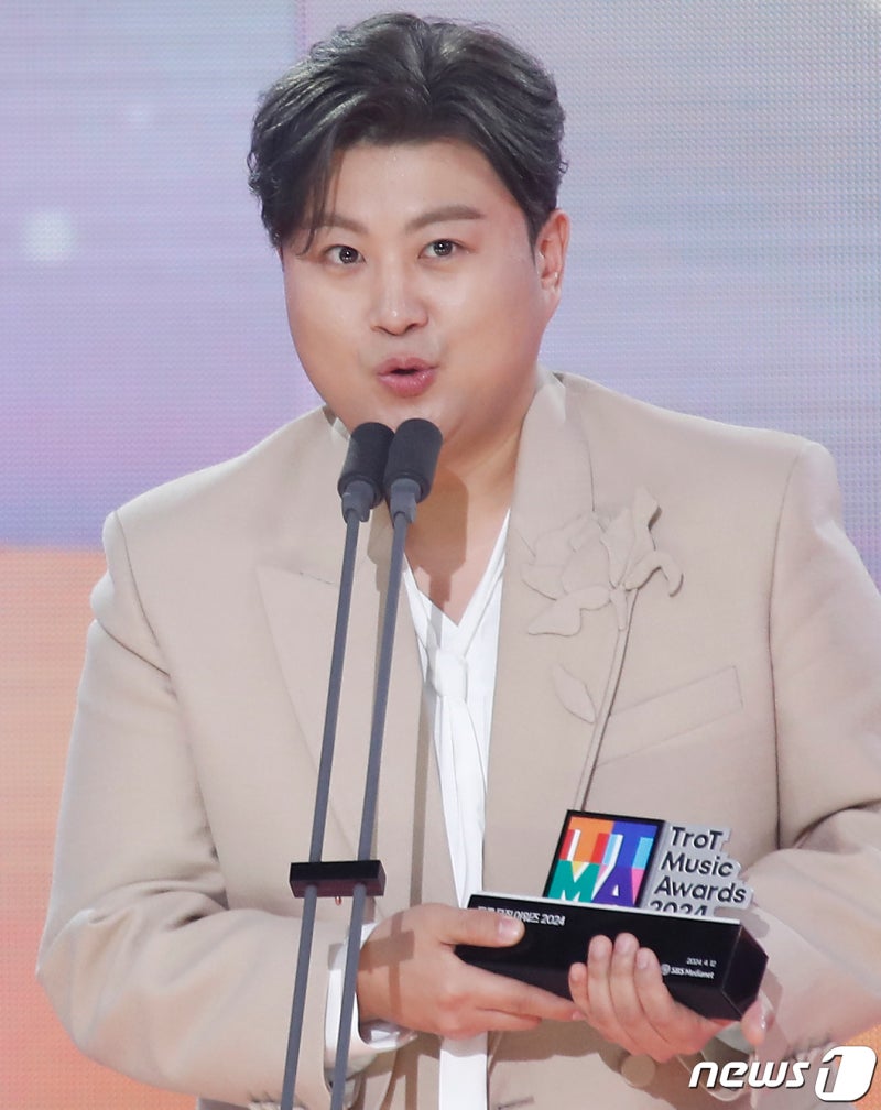 <b>김호중</b>, <b>교통사고</b> 후 미조치 혐의 경찰 조사? "사실 확인 중"