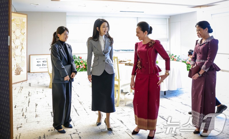 김 여사, 153일 잠행 끝…<b>캄보디아</b> 총리 오찬 참석(종합)