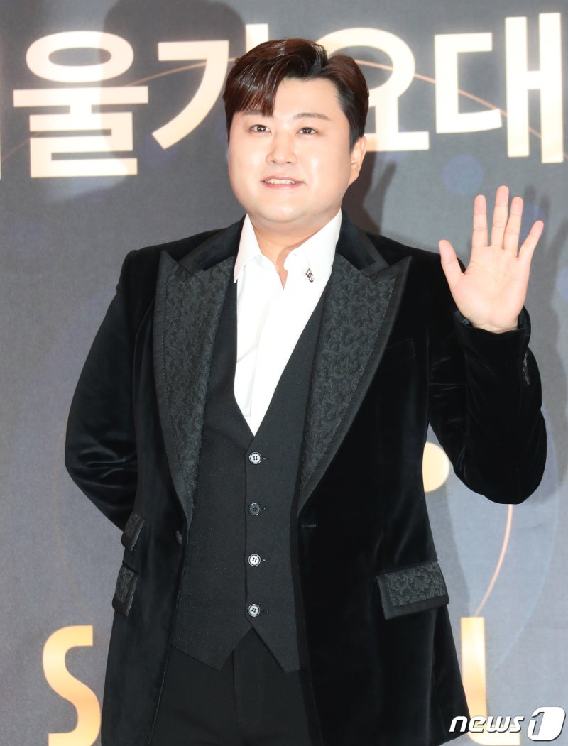 <b>김호중</b> "<b>음주 운전</b>한 것 맞다…한순간의 잘못된 판단" <b>시인</b>