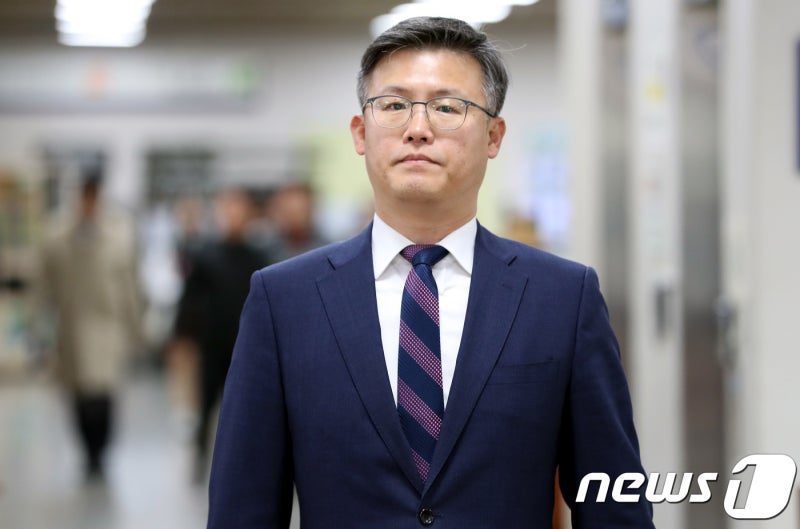 朴 <b>최측근 정호성</b>, <b>대통령실</b> 시민사회 수석실 비서관 발탁