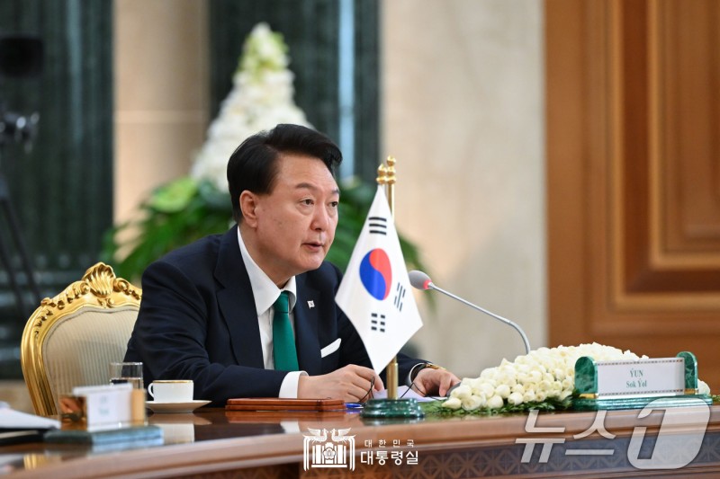 尹 "<b>투르크</b>와 경제협력 '아할 테케'처럼 속도 높여야"(종합)