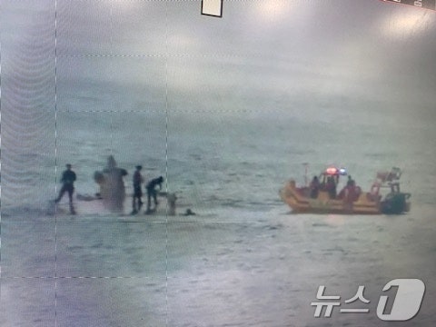 <b>신안</b> 가거도서 통발 어선 <b>전복</b>